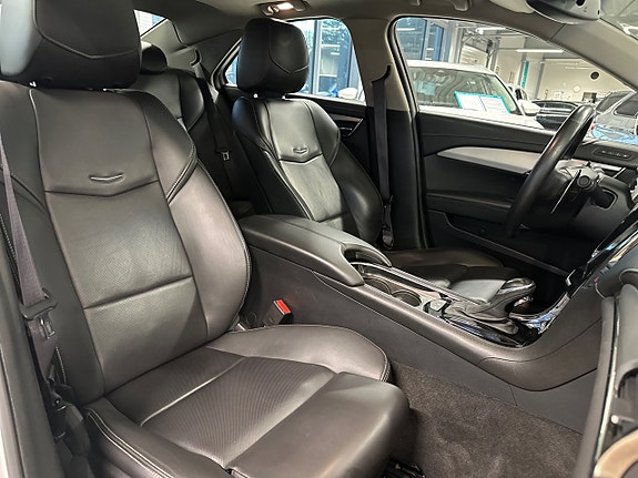 Cadillac ATS 15 of 30