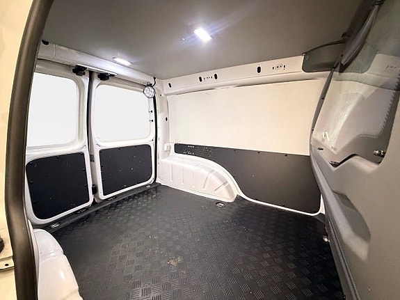 Volkswagen Caddy 25 of 26