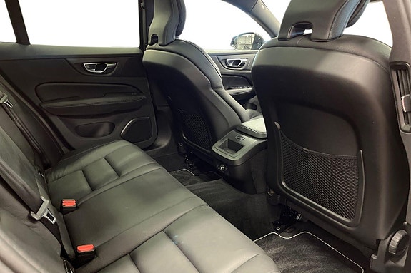 Volvo V60 23 of 28