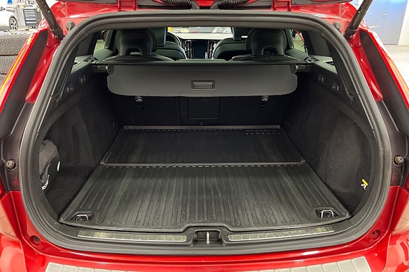 Volvo V60 25 of 28