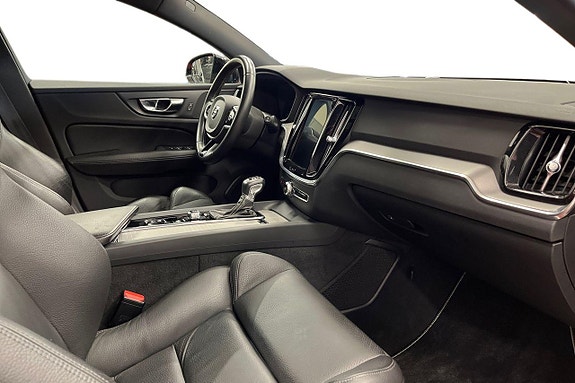 Volvo V60 14 of 28