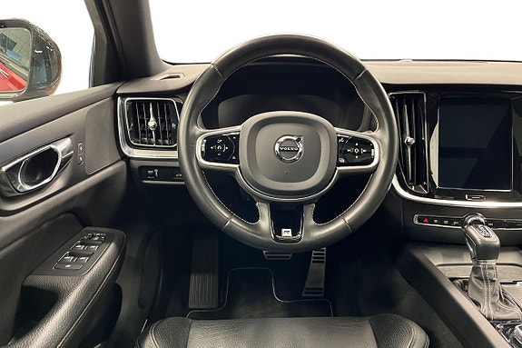 Volvo V60 13 of 28