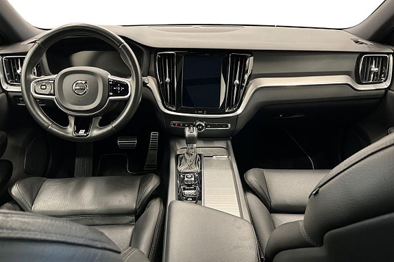 Volvo V60 12 of 28
