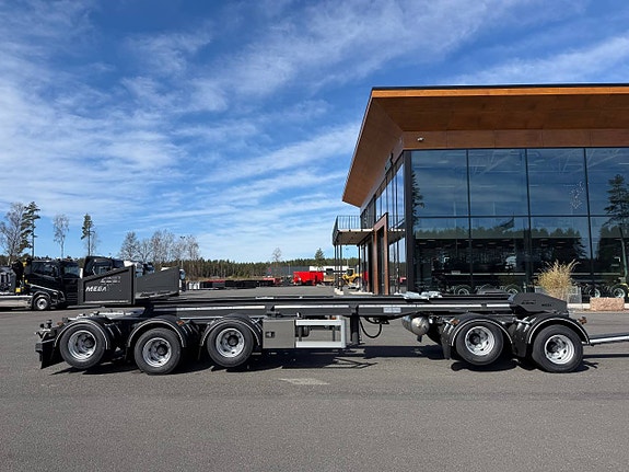 Hakarps - 42 tons LVX vagn med tipp, skjut trippel och flak 2 of 5