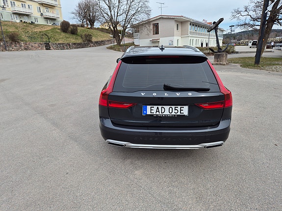Volvo V90 Cross Country 6 of 16