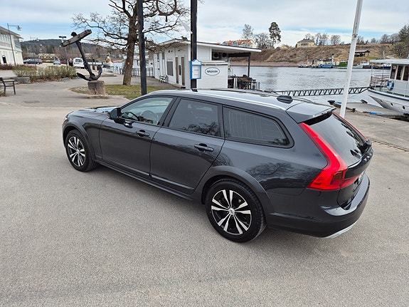 Volvo V90 Cross Country 4 of 5