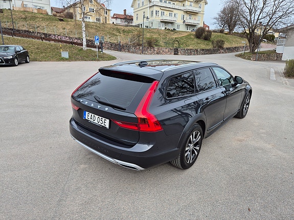 Volvo V90 Cross Country 10 of 16