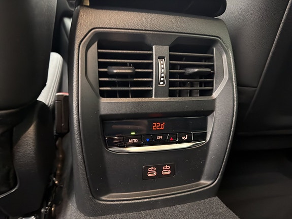 BMW 330e 28 of 30