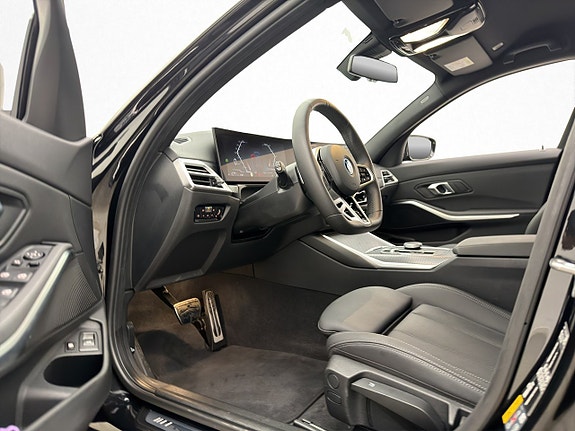 BMW 330e 10 of 30