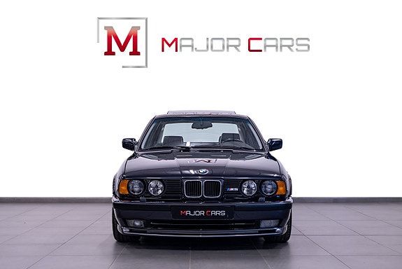 BMW M5 2 of 5