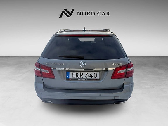 Mercedes-Benz E350 5 of 13