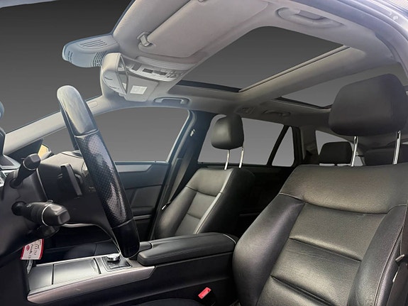 Mercedes-Benz E350 9 of 13