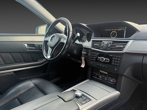 Mercedes-Benz E350 11 of 13