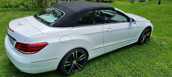 Mercedes-Benz E250 3 of 5