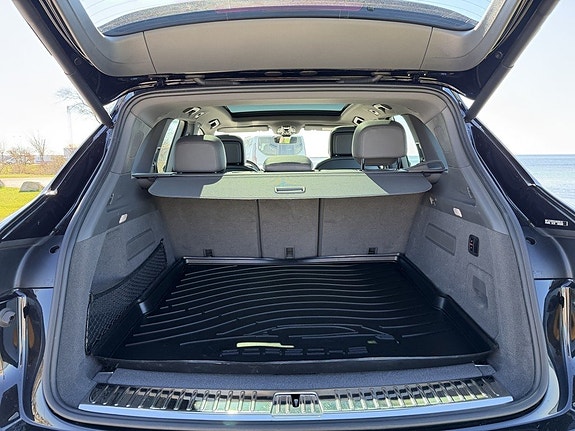 Porsche Cayenne 17 of 21