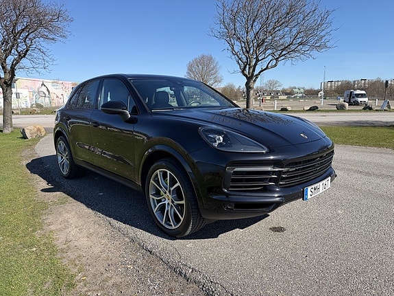 Porsche Cayenne 7 of 21