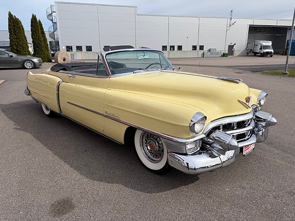 Cadillac Series 62 4 of 5
