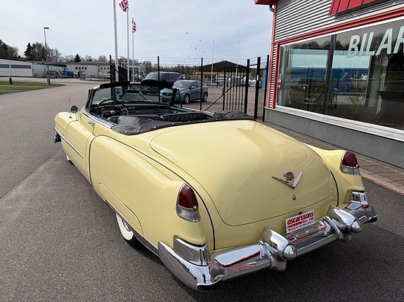 Cadillac Series 62 8 of 30