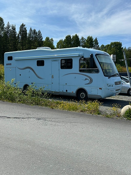 Mercedes-Benz Hugos 3 of 3