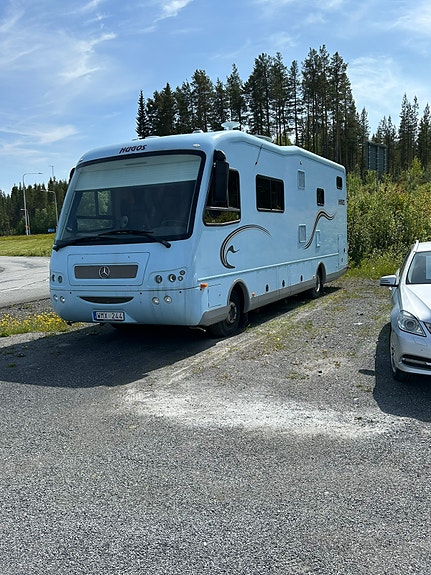 Mercedes-Benz Hugos 2 of 3