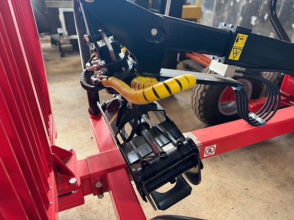 KTS Skogsvagn 7,0 ton + 6,4 m-kran 2 of 6