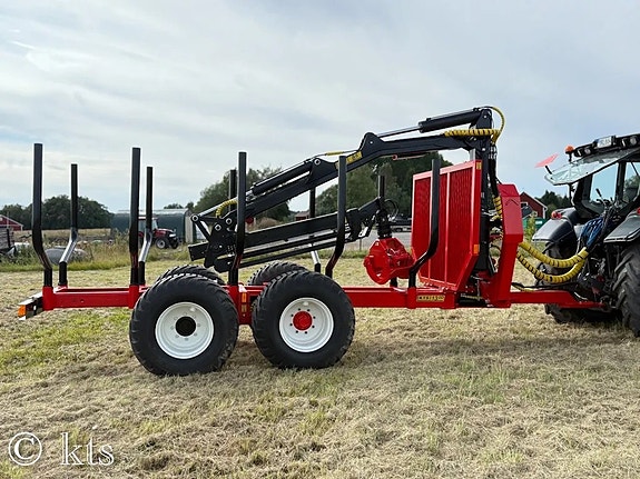 KTS Skogsvagn 13,0 ton dubbelram + 8,6 m-kran
