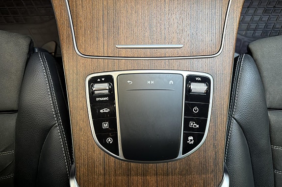 Mercedes-Benz GLC300 d 14 of 19
