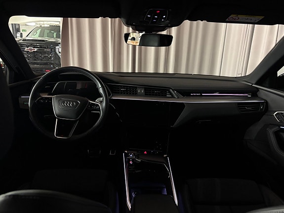 Audi Q8 12 of 24