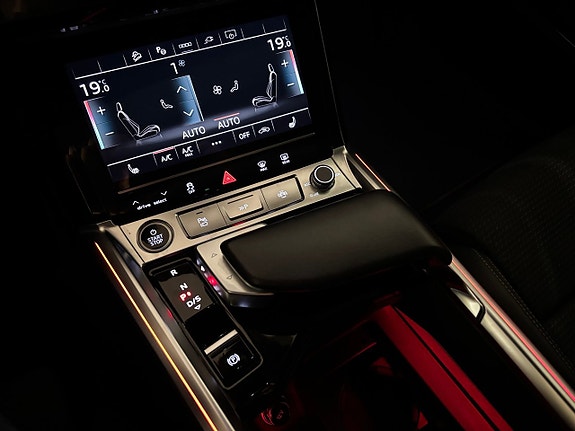 Audi Q8 21 of 24