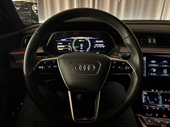 Audi Q8 20 of 24