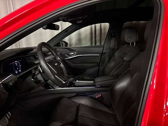 Audi Q8 14 of 24