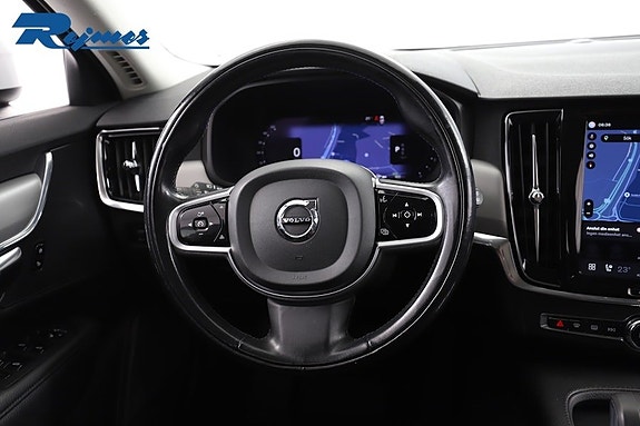 Volvo V90 Cross Country 4 of 5