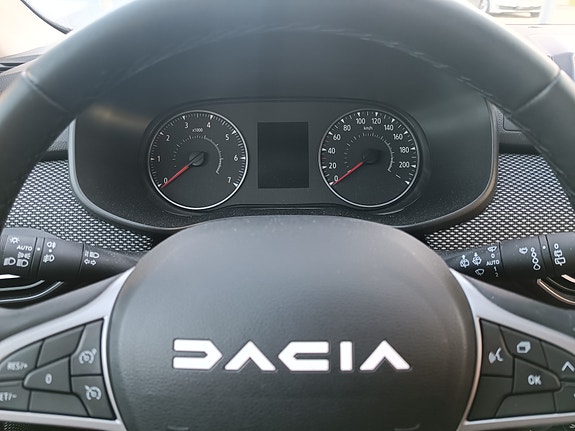 Dacia Sandero 2 of 3