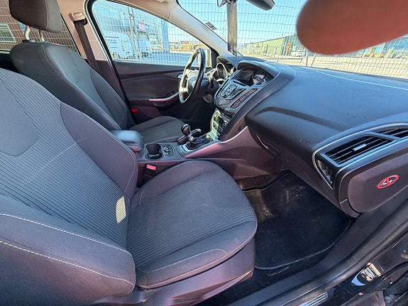 Ford Focus 11 of 30