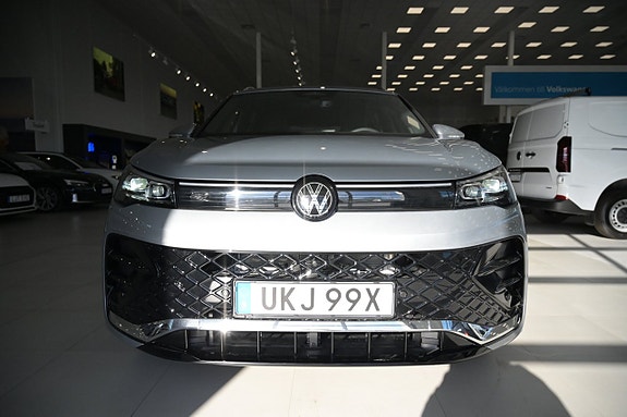 Volkswagen Tiguan 3 of 29