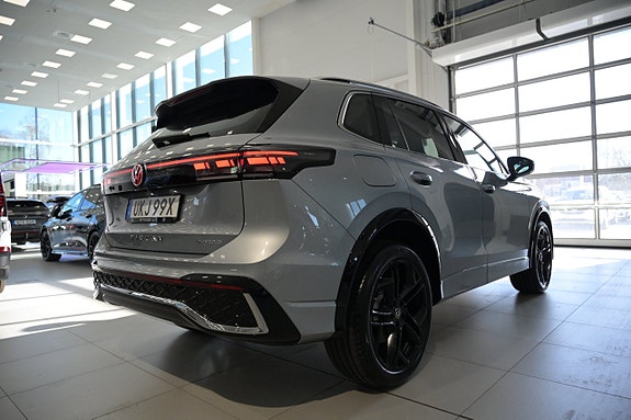 Volkswagen Tiguan 10 of 29