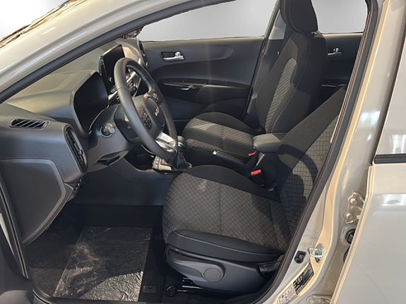 Kia Picanto 8 of 17