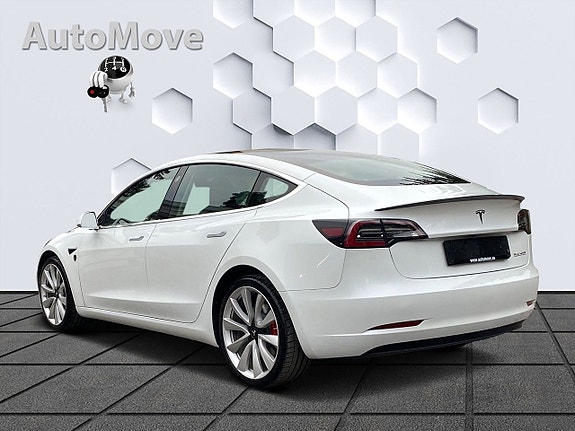 Tesla Model 3 3 of 5