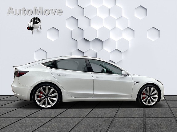 Tesla Model 3 4 of 5