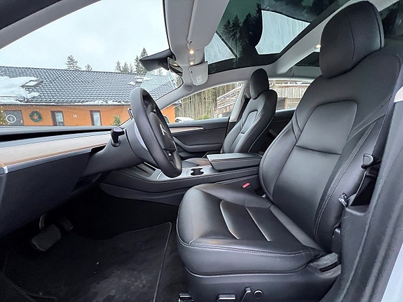 Tesla Model 3 16 of 17