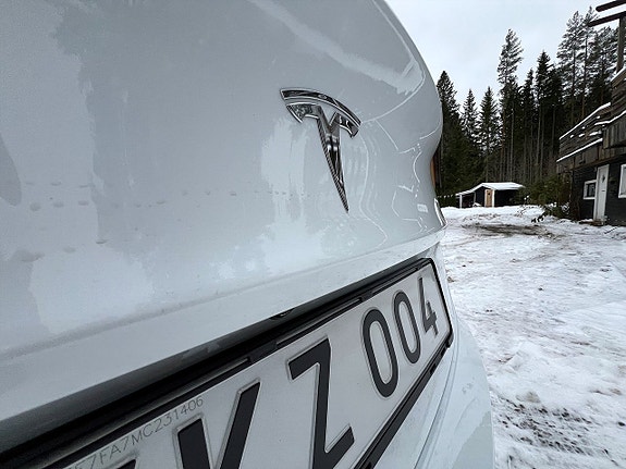 Tesla Model 3 15 of 17