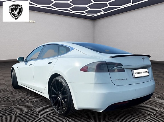 Tesla Model S 2 of 12