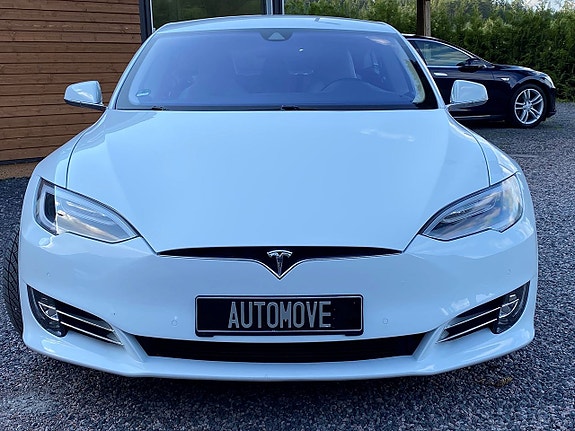 Tesla Model S 5 of 5