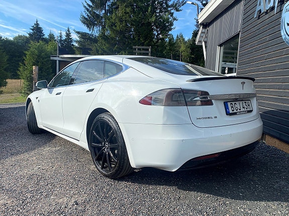 Tesla Model S 3 of 12