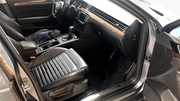 Volkswagen Passat 3 of 5