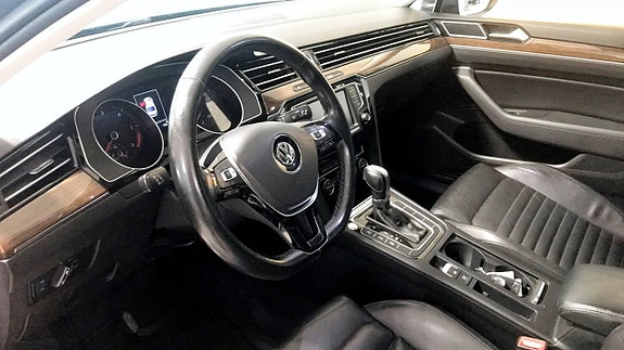 Volkswagen Passat 4 of 5