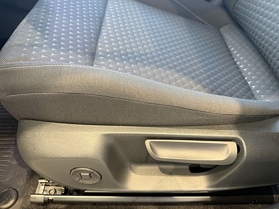 Volkswagen T-Roc 9 of 16