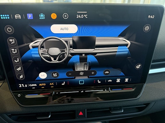 Volkswagen T-Roc 13 of 16