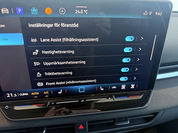 Volkswagen T-Roc 14 of 16