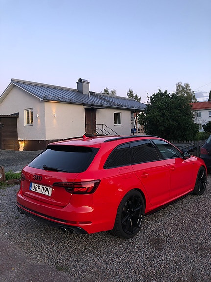 Audi S4 2 of 5